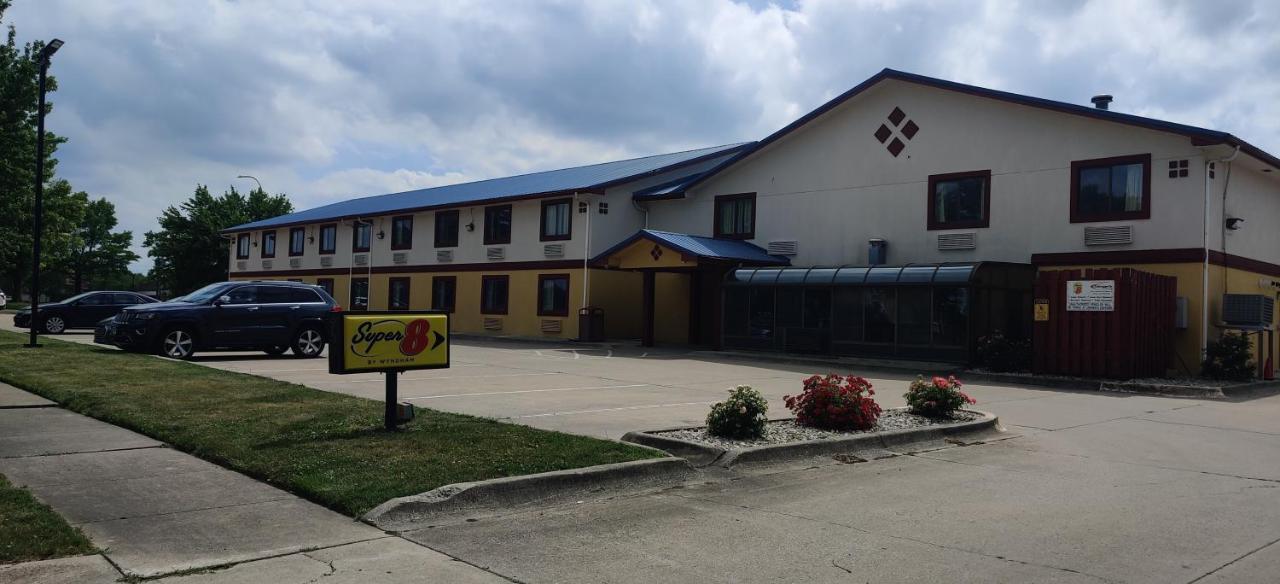 Super 8 By Wyndham Champaign Μοτέλ Εξωτερικό φωτογραφία
