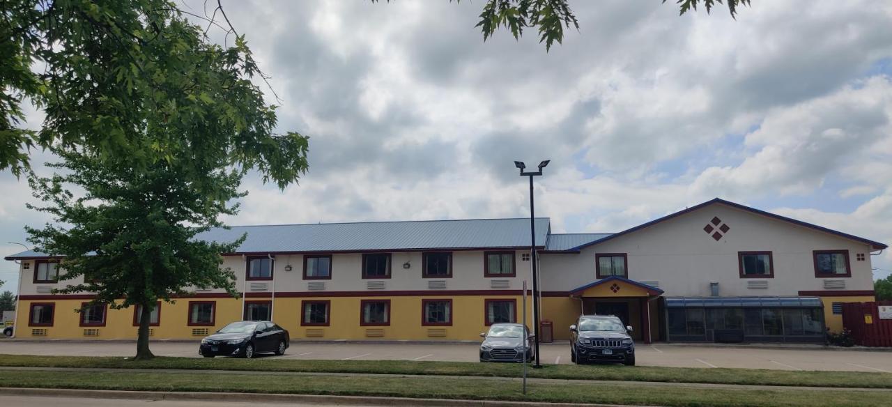 Super 8 By Wyndham Champaign Μοτέλ Εξωτερικό φωτογραφία