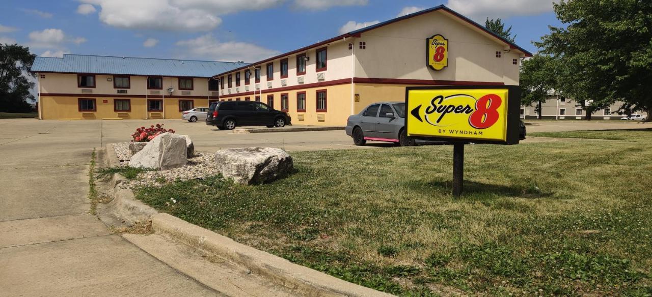 Super 8 By Wyndham Champaign Μοτέλ Εξωτερικό φωτογραφία