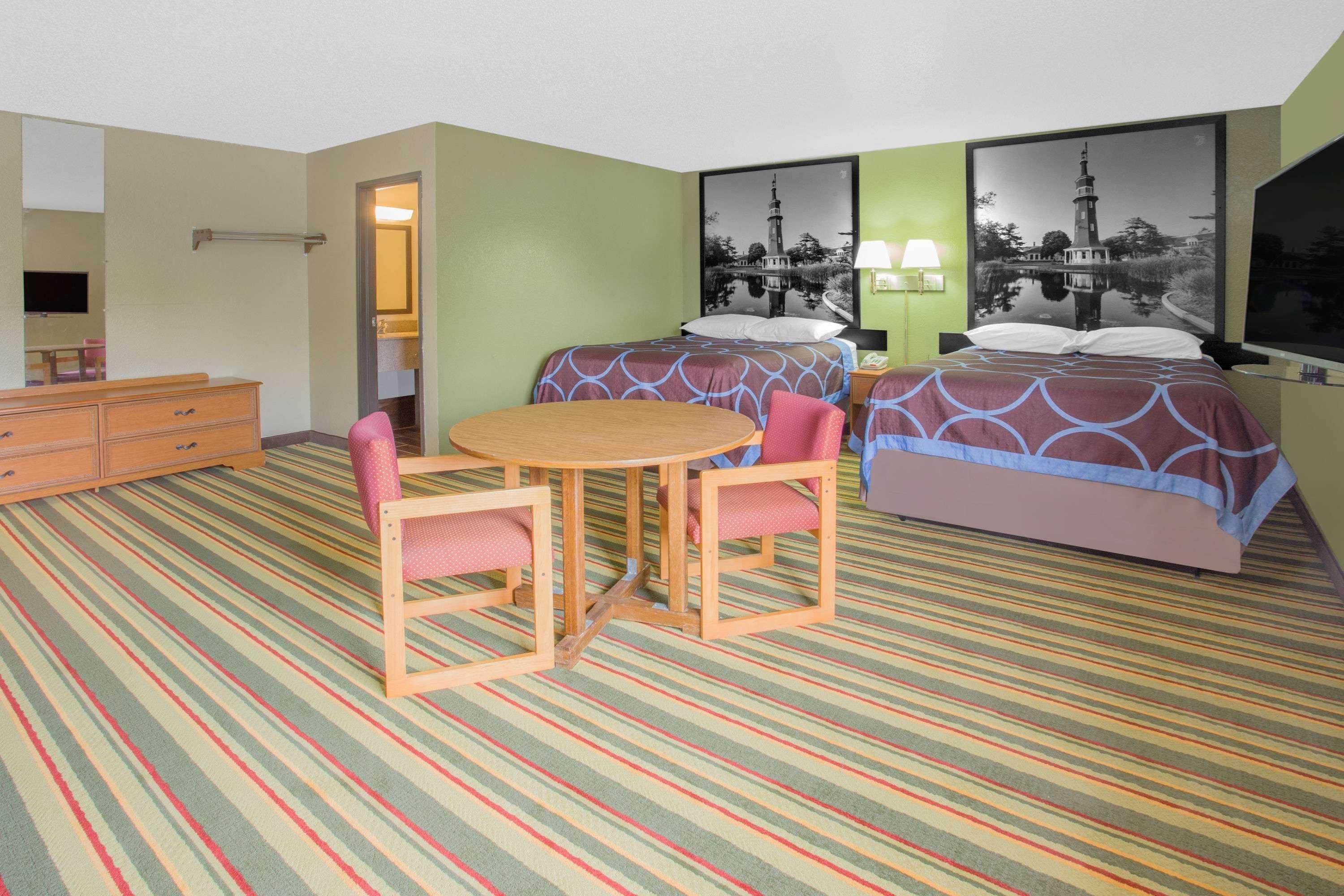Super 8 By Wyndham Champaign Μοτέλ Εξωτερικό φωτογραφία