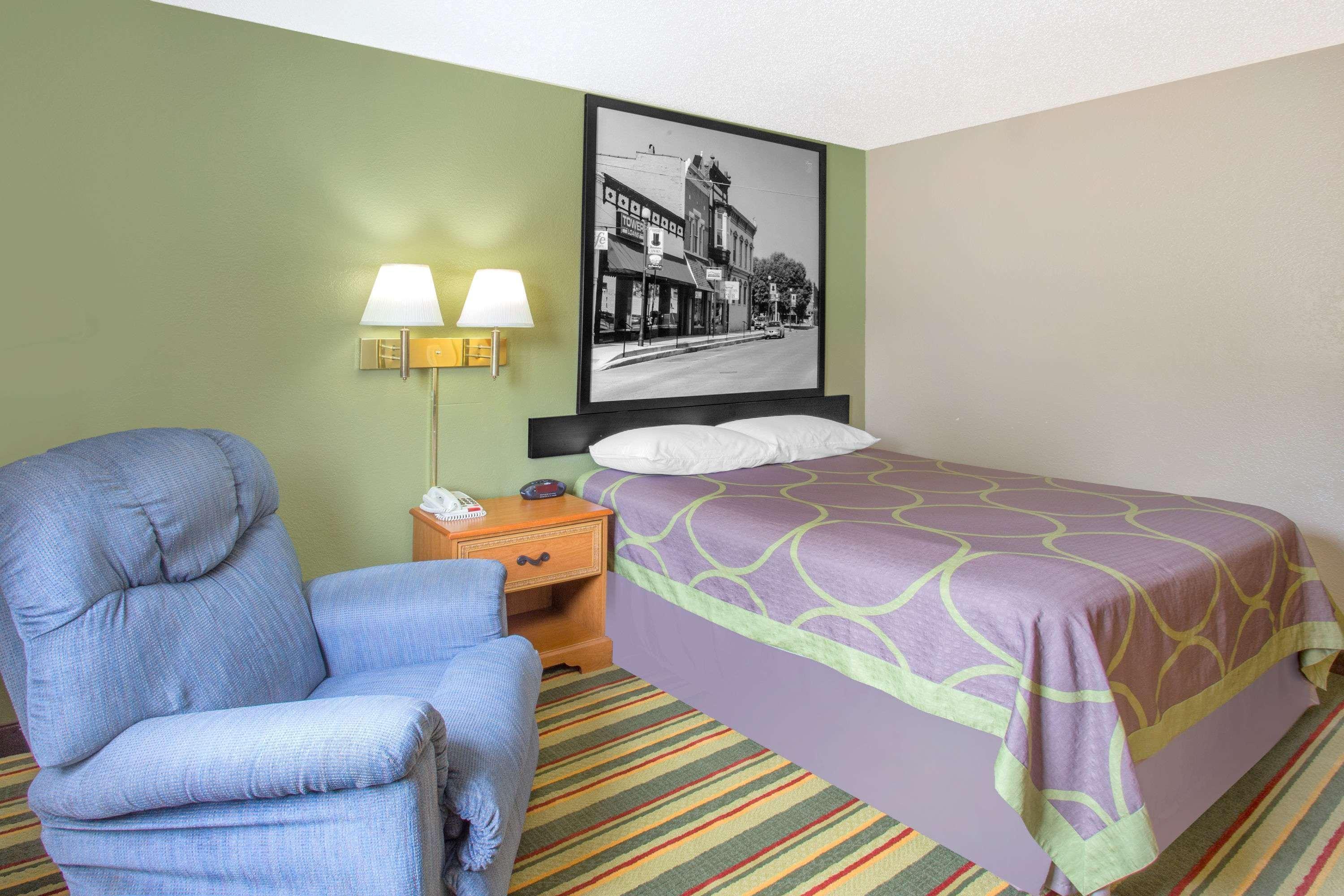 Super 8 By Wyndham Champaign Μοτέλ Εξωτερικό φωτογραφία