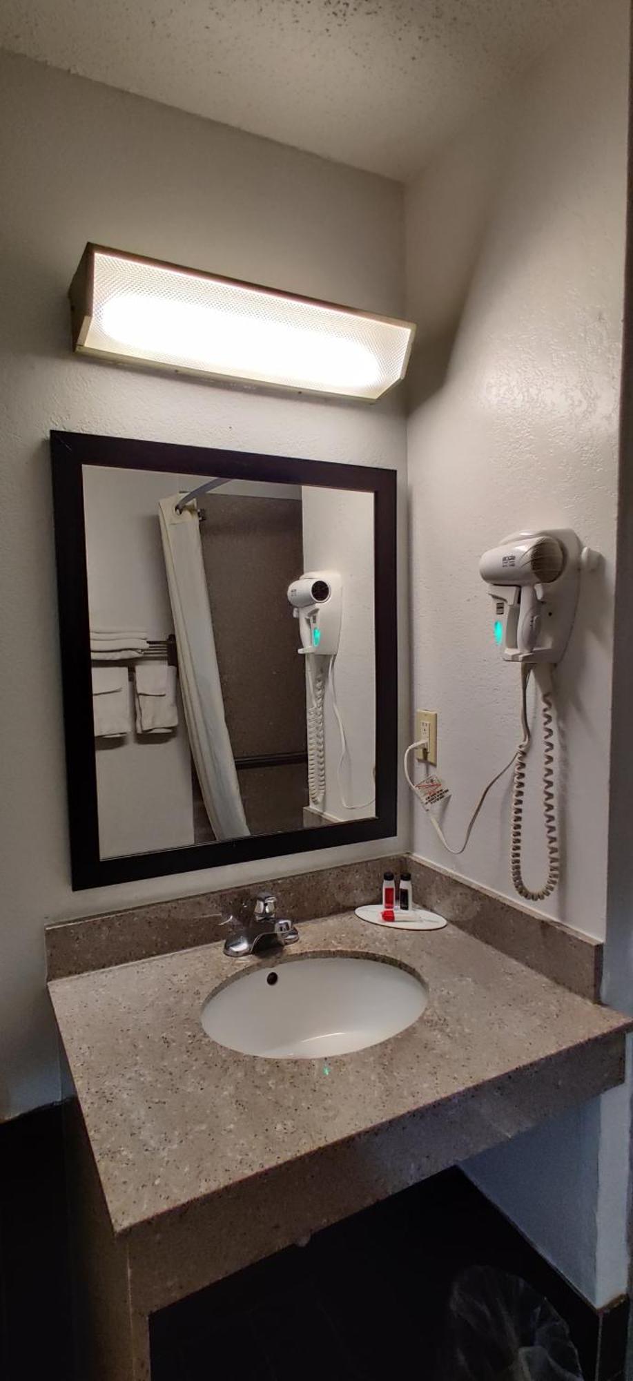 Super 8 By Wyndham Champaign Μοτέλ Δωμάτιο φωτογραφία