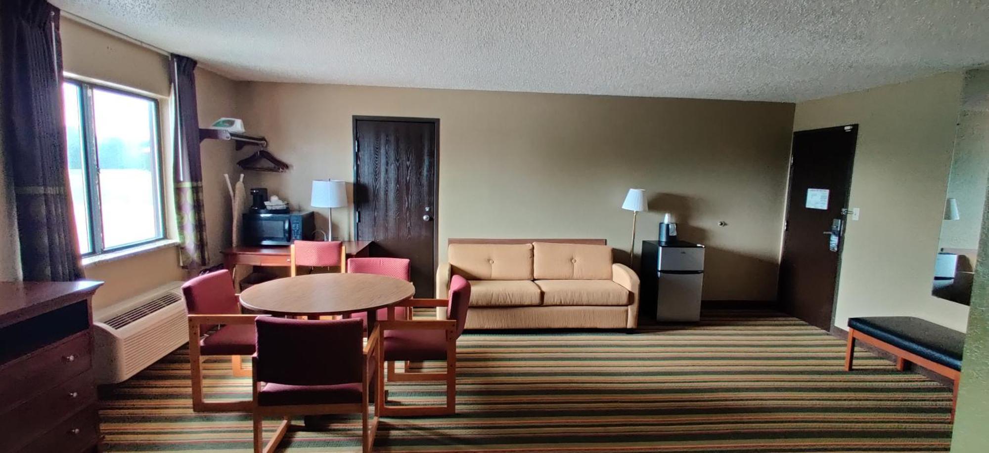Super 8 By Wyndham Champaign Μοτέλ Δωμάτιο φωτογραφία