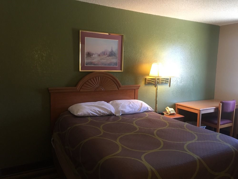 Super 8 By Wyndham Champaign Μοτέλ Εξωτερικό φωτογραφία