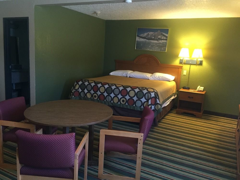Super 8 By Wyndham Champaign Μοτέλ Εξωτερικό φωτογραφία