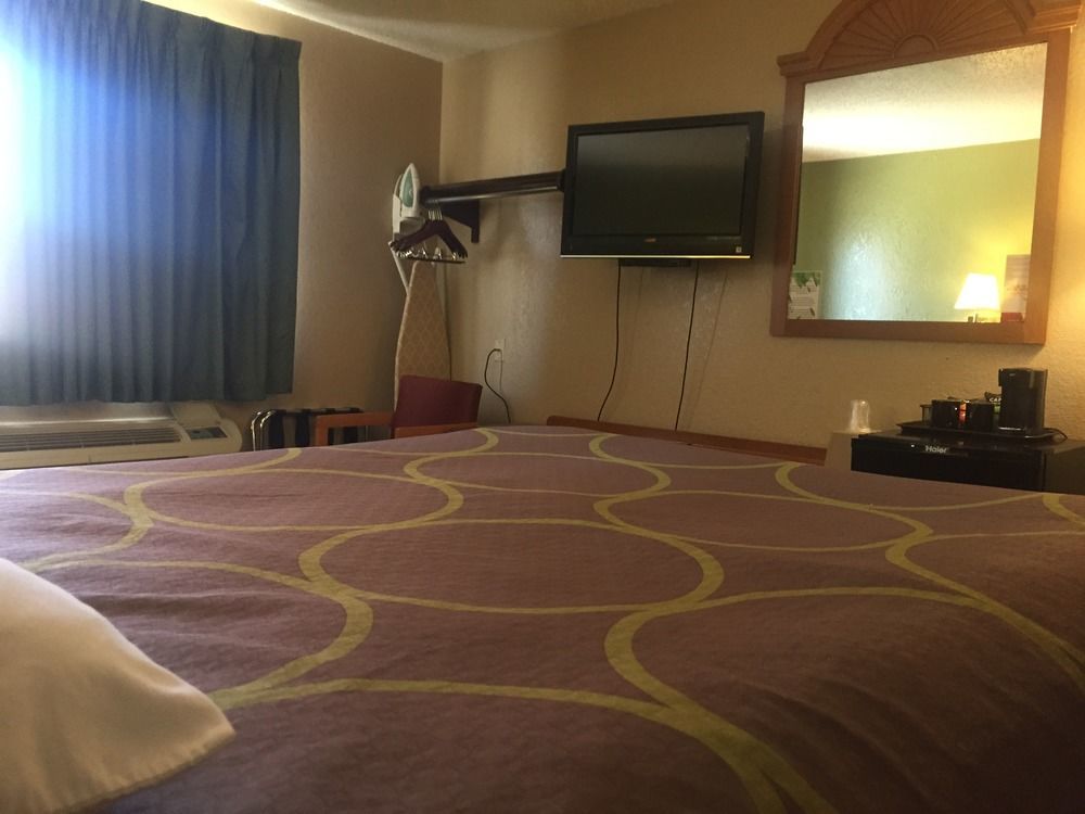 Super 8 By Wyndham Champaign Μοτέλ Εξωτερικό φωτογραφία